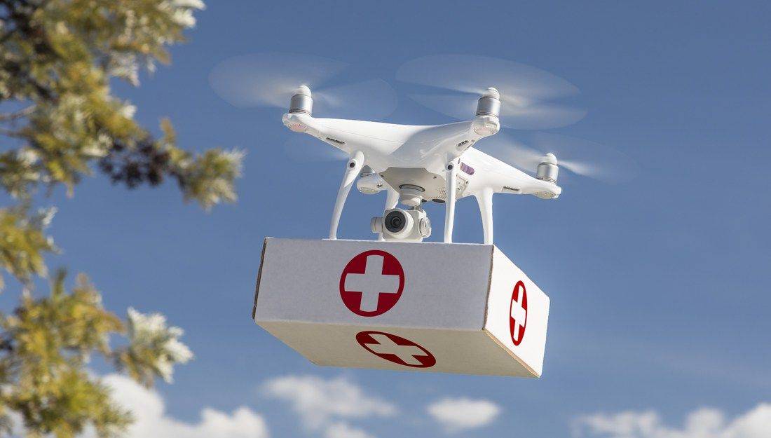 drone llevando medicinas