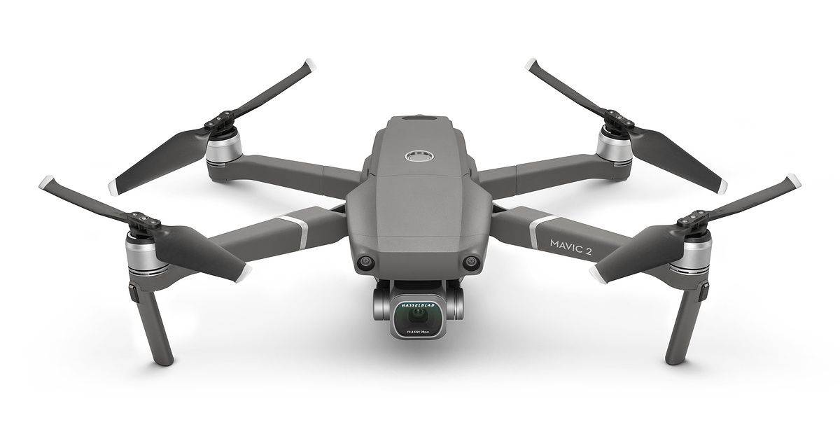 drone gris con fondo blanco