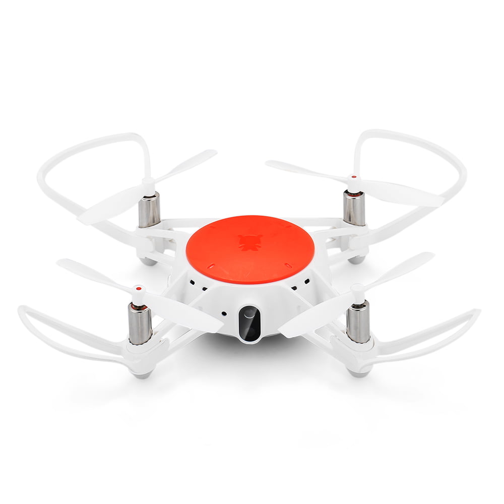 Drone naranja y rojo sobre fondo blanco