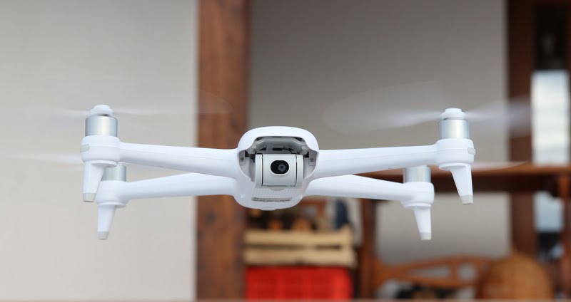 Drone Fimi A3 volando en habitacion