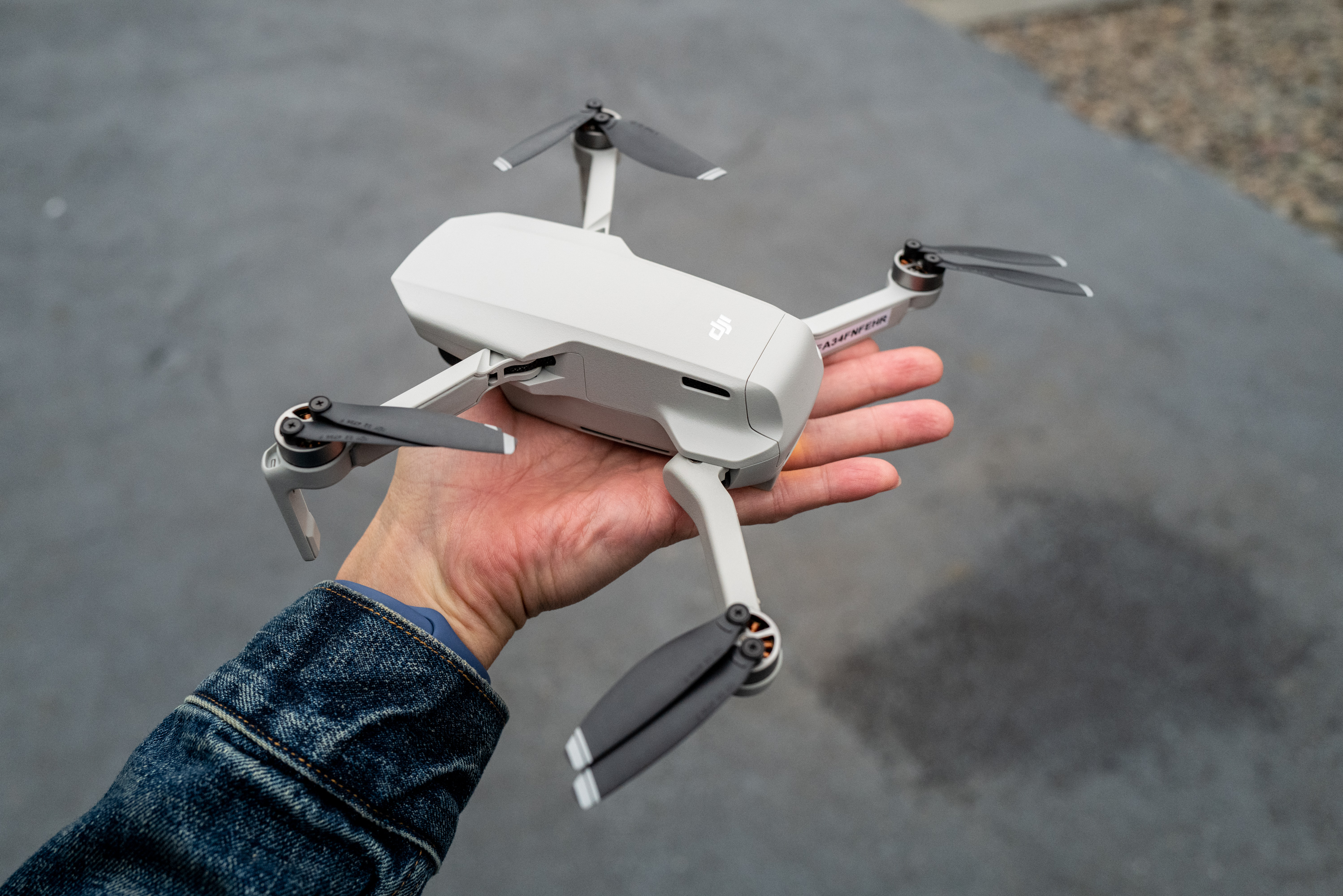 mavic mini sobre mano